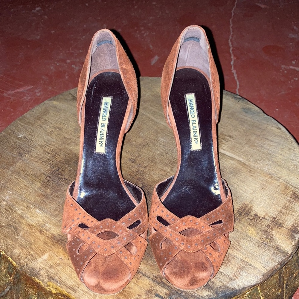Manolo Blahnik suede brown heels
